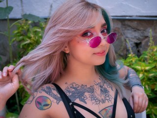 MorganWoods webcam girl as a performer. Gallery photo 3.