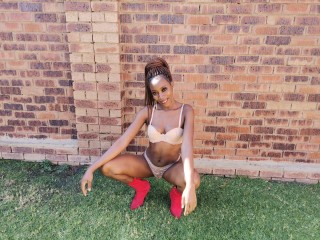 EbonyXXBarbie webcam girl as a performer. Gallery photo 1.