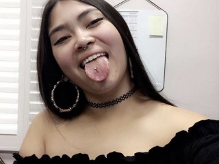 ThickAsianMami webcam girl as a performer. Gallery photo 2.