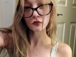 QueenLaw2020 webcam girl as a performer. Gallery photo 1.