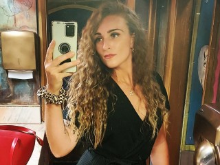 HayleyMustang webcam girl as a performer. Gallery photo 4.
