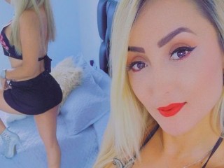 KendrassDior34 webcam girl as a performer. Gallery photo 2.