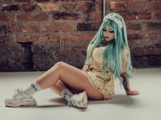 LucyHills webcam girl as a performer. Gallery photo 3.