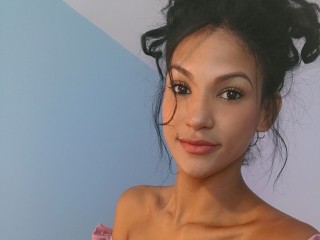 streamate MiaNicholet webcam girl as a performer. Gallery photo 1.
