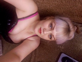 AshleyXFreshi webcam girl as a performer. Gallery photo 3.