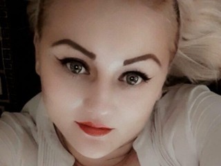 AshleyXFreshi webcam girl as a performer. Gallery photo 6.