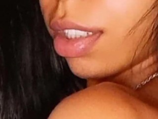 AliciaMooreBR webcam girl as a performer. Gallery photo 2.