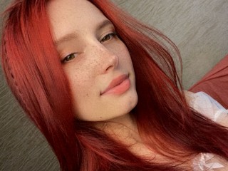 LoveRainbow webcam girl as a performer. Gallery photo 2.