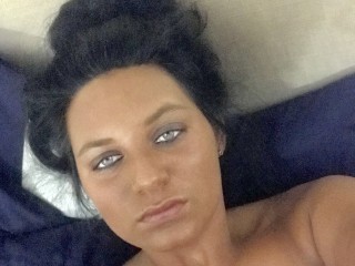 MissBlueEyez94 webcam girl as a performer. Gallery photo 1.