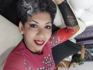 JuliaNewell webcam girl as a performer. Gallery photo 4.