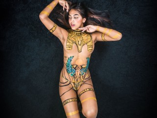 EmmaBruns webcam girl as a performer. Gallery photo 1.