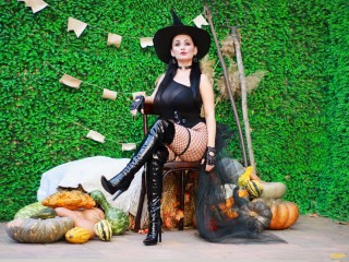 ViktoriaLee webcam girl as a performer. Gallery photo 1.