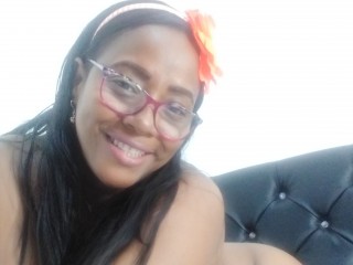 KassandraGill webcam girl as a performer. Gallery photo 3.