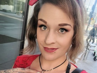 Chat with BelleDeJour418