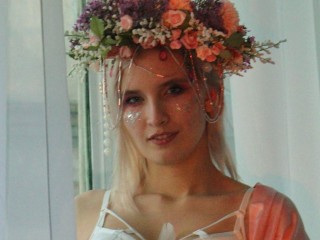 KamillaFernandez webcam girl as a performer. Gallery photo 4.