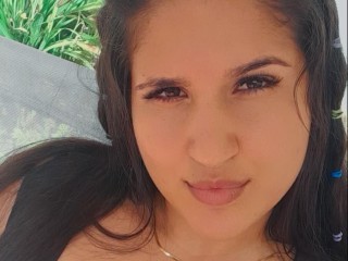 SARACONORT webcam girl as a performer. Gallery photo 2.