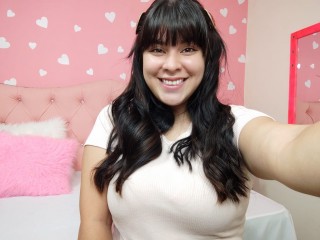 LauraJon webcam girl as a performer. Gallery photo 6.
