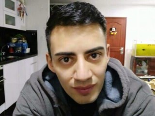 young18erick's Live Cam