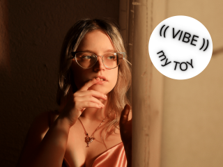 AdelineAmberg webcam girl as a performer. Gallery photo 1.