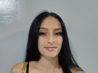 streamate LunaWarner webcam girl as a performer. Gallery photo 1.