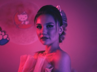 MichelleLean webcam girl as a performer. Gallery photo 5.