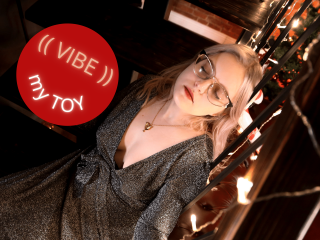 AdelineAmberg webcam girl as a performer. Gallery photo 2.