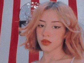 streamate lilcutex webcam girl as a performer. Gallery photo 1.