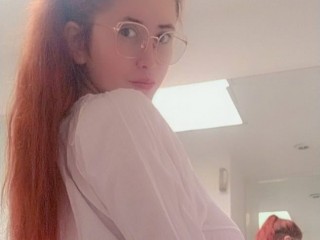 RogueFrost webcam girl as a performer. Gallery photo 2.