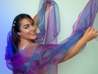BrunaSky webcam girl as a performer. Gallery photo 2.