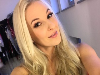 Chat with MaviePearl live now!