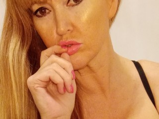 streamate GingerMilfHollie webcam girl as a performer. Gallery photo 1.