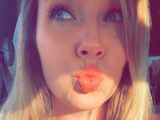 Chat with Skylar_Paige live now!