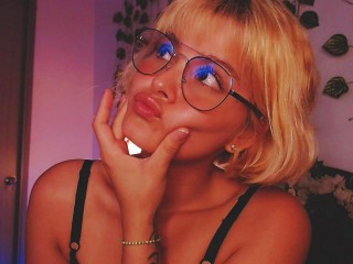 streamate AlexxiaFisher webcam girl as a performer. Gallery photo 3.