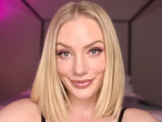 Chat with QuinnHart live now!