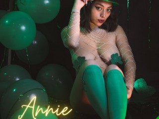 streamate AnnieHillss webcam girl as a performer. Gallery photo 2.