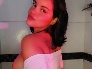 alliebless webcam girl as a performer. Gallery photo 5.