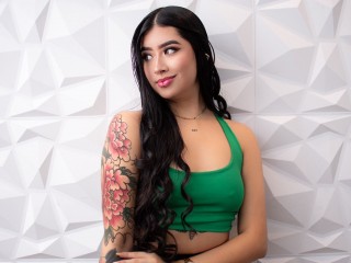 carlafiallo webcam girl as a performer. Gallery photo 1.