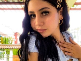 SaraFoxxx69 webcam girl as a performer. Gallery photo 1.