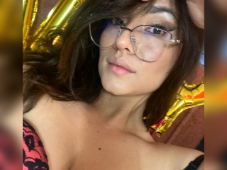 EmiiliaFerrer on Streamate