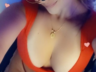charllottehorny18 webcam girl as a performer. Gallery photo 1.