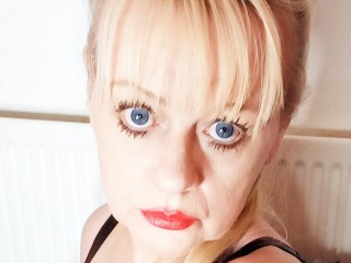 streamate Milf_Sophia_UK webcam girl as a performer. Gallery photo 1.