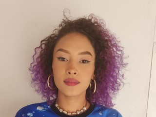streamate ShannyRoux webcam girl as a performer. Gallery photo 1.
