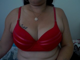 streamate IsaMatureDirty webcam girl as a performer. Gallery photo 4.