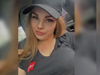 SamantaBlums webcam girl as a performer. Gallery photo 5.