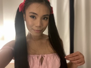 SukiSaya webcam girl as a performer. Gallery photo 1.