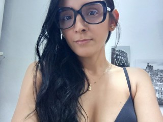 streamate AriiagnaGrande18 webcam girl as a performer. Gallery photo 1.