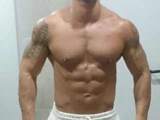 1 on 1 live sex chat with CarmineUberto on bigcock cam