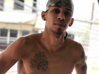 1 on 1 live sex chat with PULPO467 on black guys cam