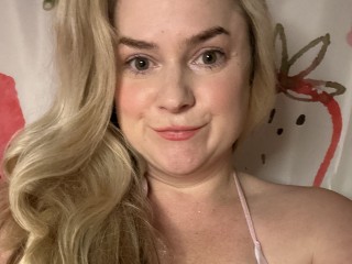 1 on 1 live sex chat with FurryVixenViv on curvy cam
