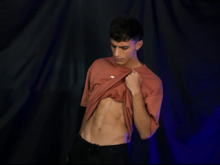 1 on 1 live sex chat with JacobJhonsonn on athletic guys cam